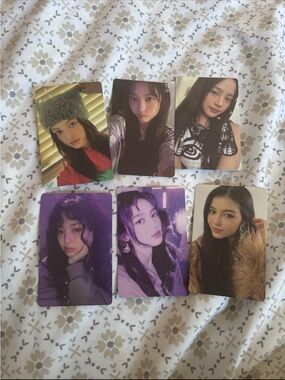 New Jeans photocards
